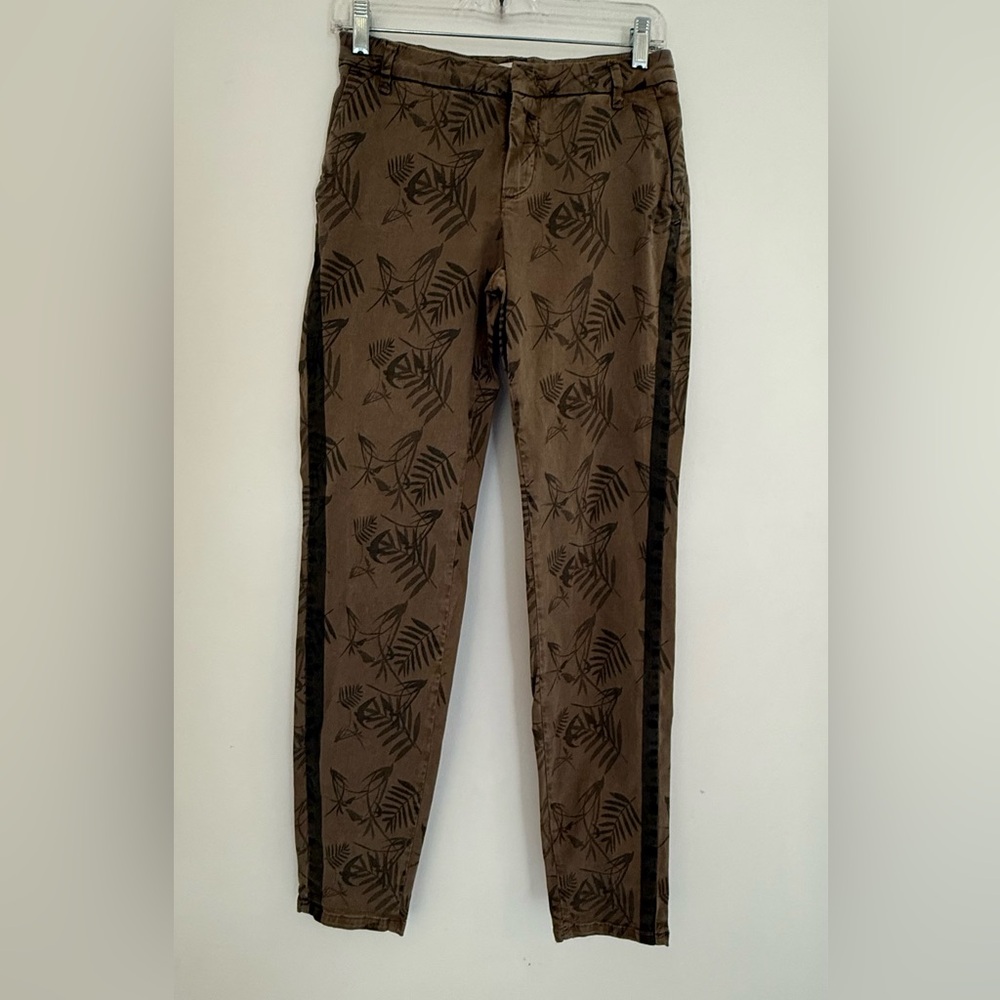 YAYA Women 28” chinos khakis stretch Stylish Leaf Print pants slacks trousers